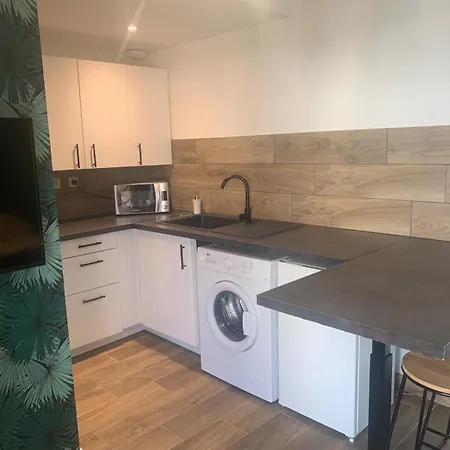 Havre De Paix Climatise Parking T2 *